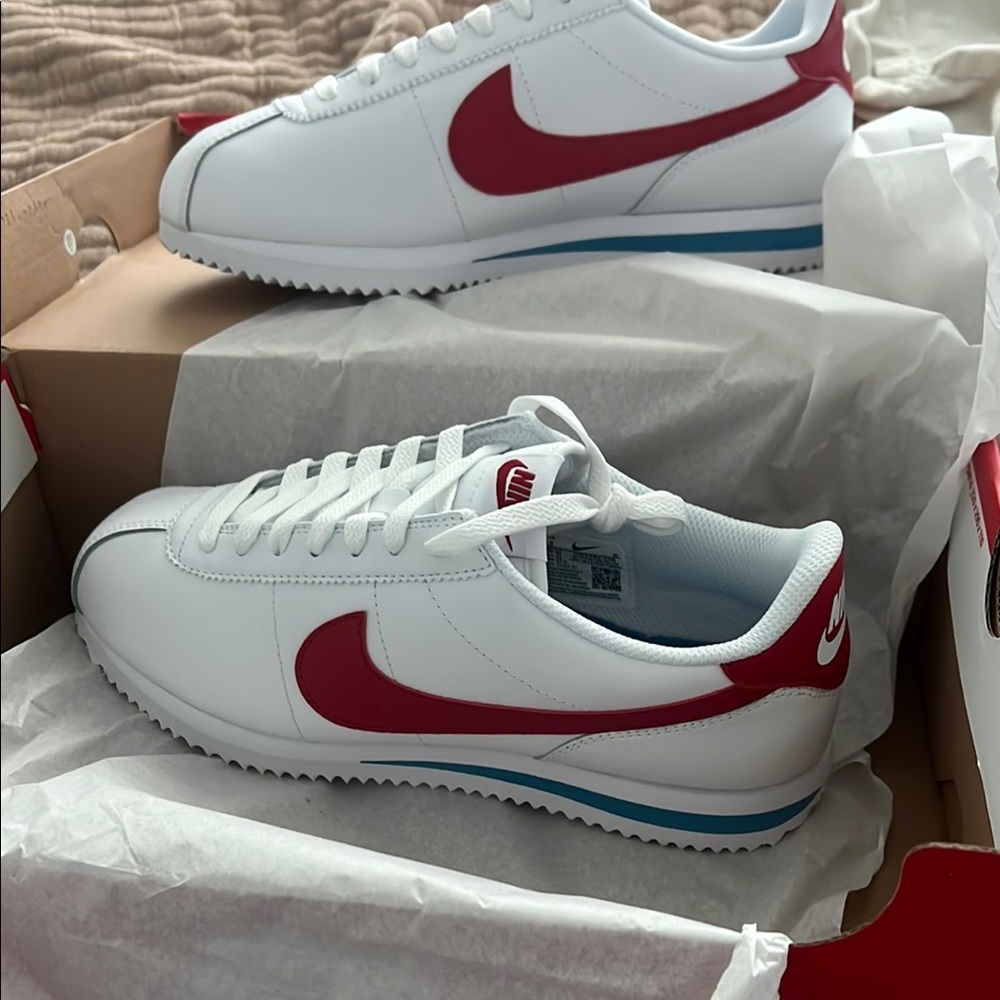 Nike White and Red Athletic Shoes Timeless Comfort
